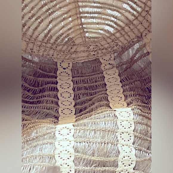 Paula Young Wig ALLURE A5510 A Loose Cutls Blonde Hair Wig - Picture 7 of 7